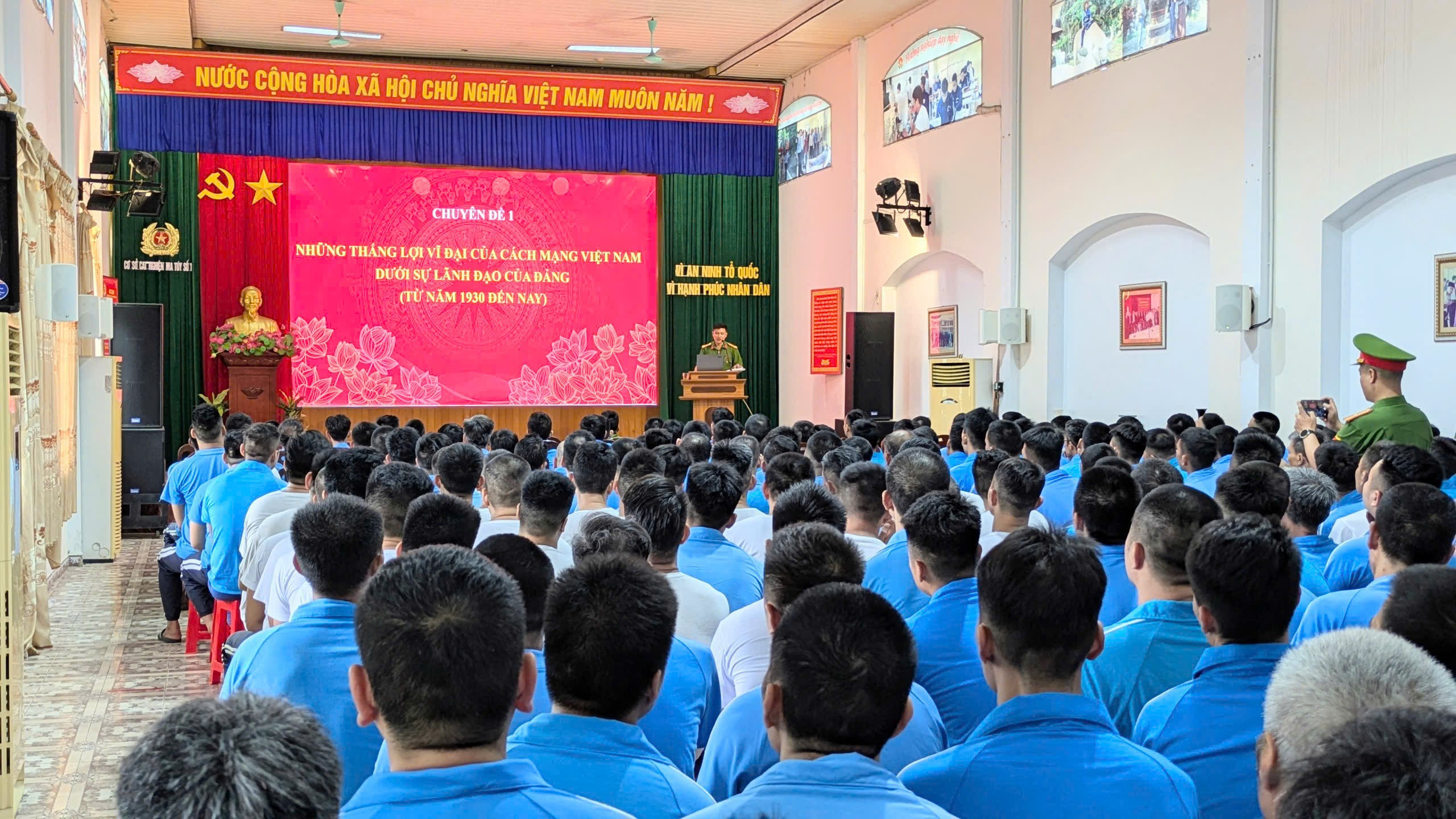 Cơ sở cai nghiện ma túy số 1 khai giảng lớp học chính trị, pháp luật và kỹ năng sống cho 262 học viên